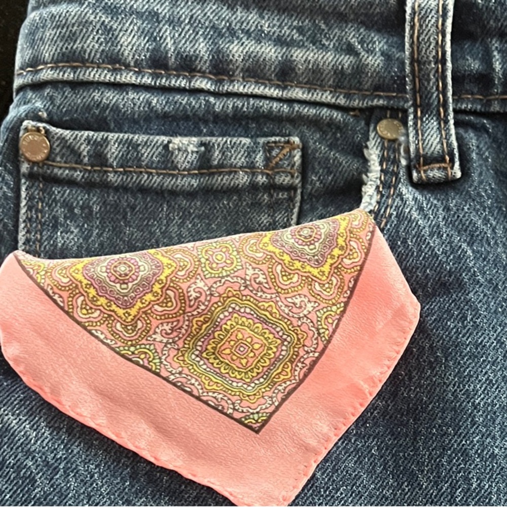 🤑3 for $12 🤑 Vintage Claire's Pink Trim Paisley Scarf - Picture 8 of 8